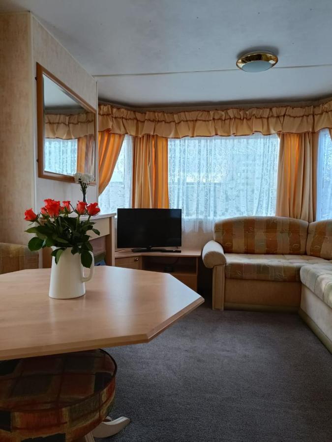 Apartamento Rhosfeillion Static Caravan Llangefni Exterior foto