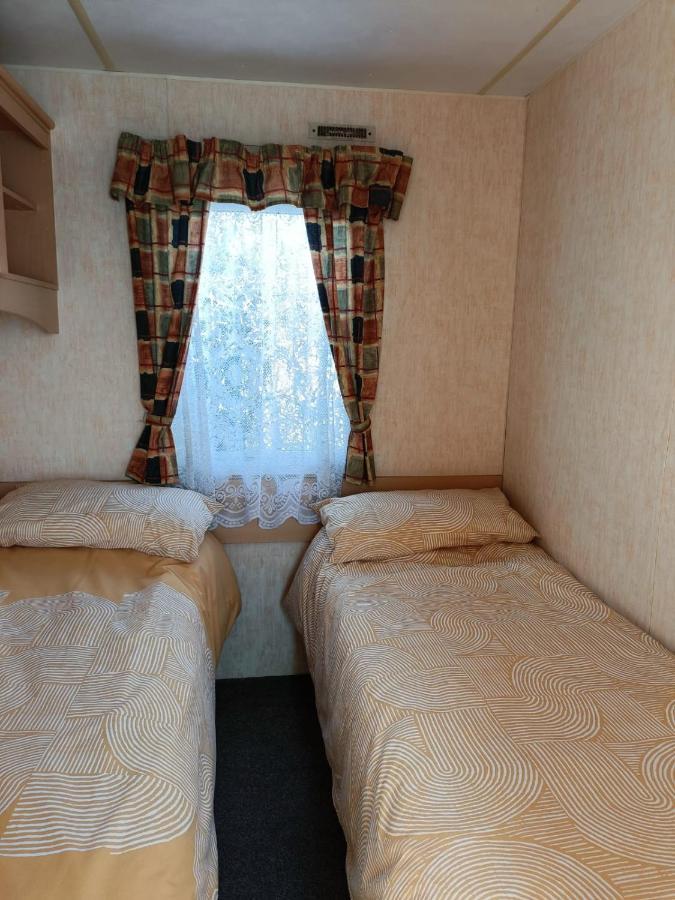 Apartamento Rhosfeillion Static Caravan Llangefni Exterior foto